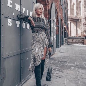 Snake Ruffle Skirt / NASTYGAL